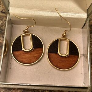 Brown and black gold dangling earrings